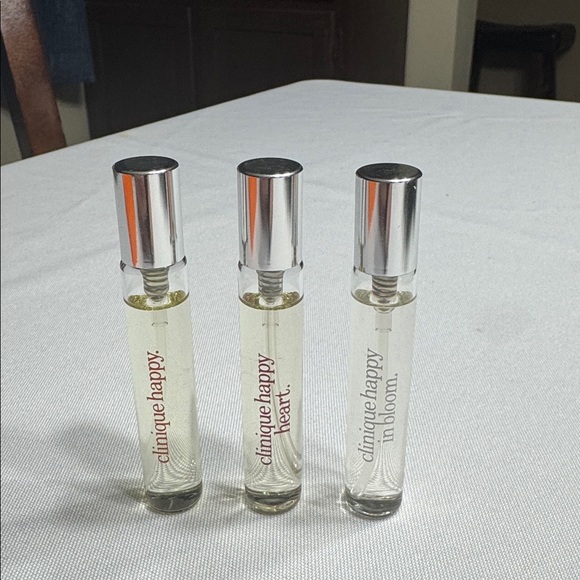 Clinique “A Little Happiness” gift set. - Picture 3 of 10